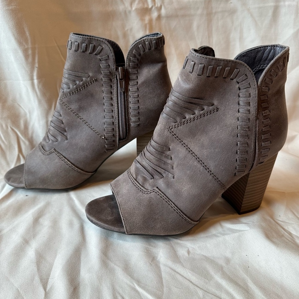 New Directions herly open toe high heeled ankle boots